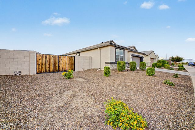 2836 W SAVANNAH Avenue, Apache Junction, AZ 85120