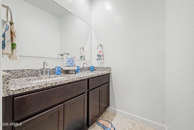 2836 W SAVANNAH Avenue, Apache Junction, AZ 85120