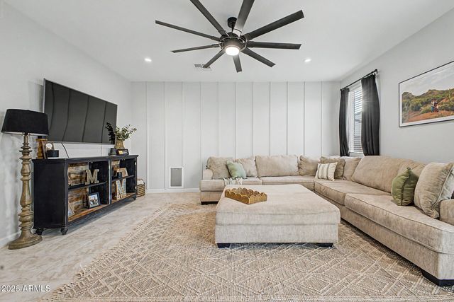 2836 W SAVANNAH Avenue, Apache Junction, AZ 85120