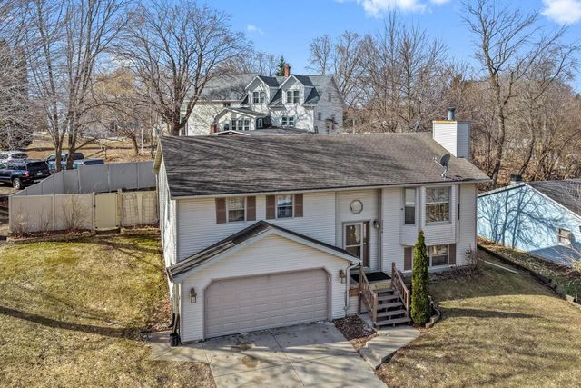 2494 VAGABOND STREET, Green Bay, WI 54302