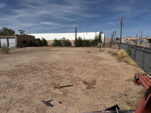 601 Aspen Avenue NW, Albuquerque, NM 87106