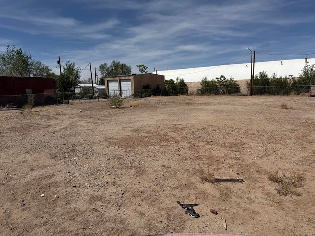 601 Aspen Avenue NW, Albuquerque, NM 87106