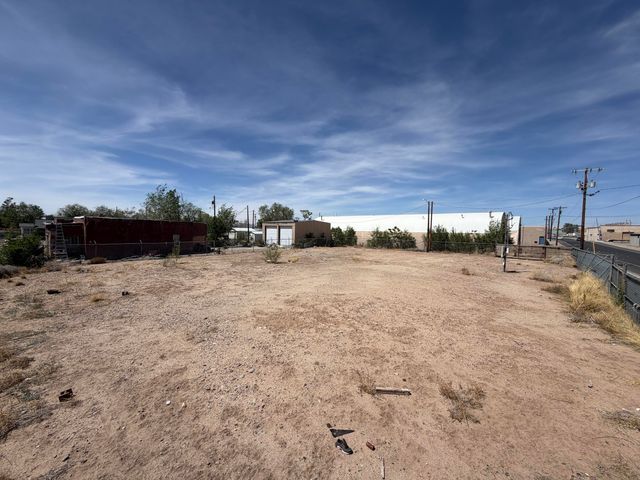 601 Aspen Avenue NW, Albuquerque, NM 87106