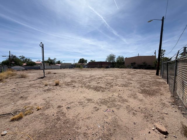 601 Aspen Avenue NW, Albuquerque, NM 87106