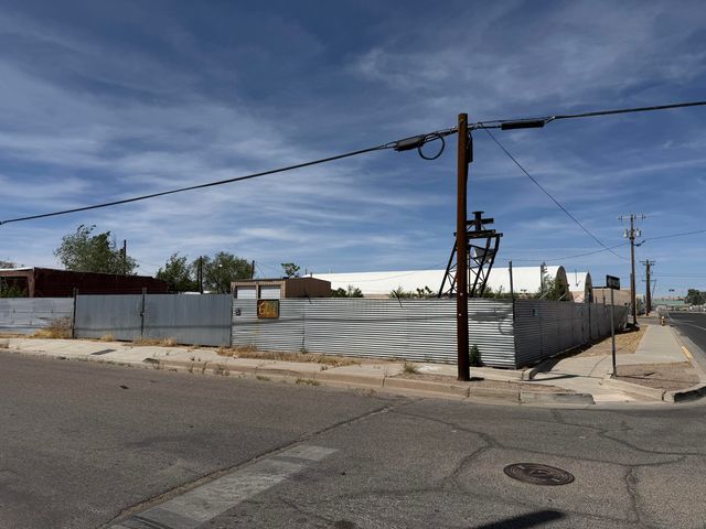 601 Aspen Avenue NW, Albuquerque, NM 87106