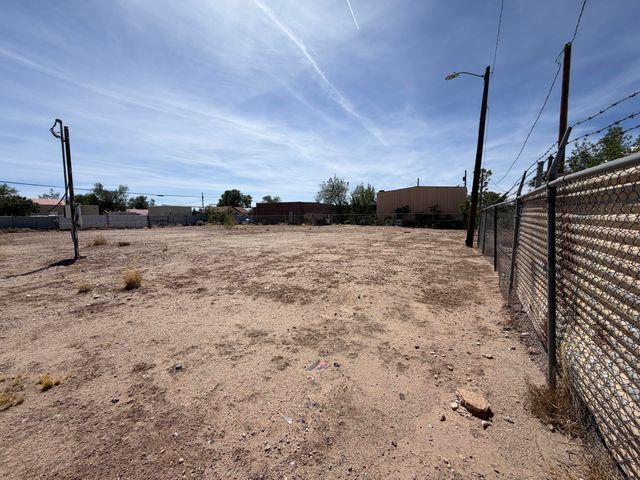 601 Aspen Avenue NW, Albuquerque, NM 87106