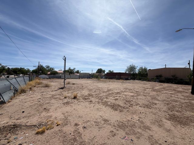 601 Aspen Avenue NW, Albuquerque, NM 87106