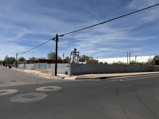 601 Aspen Avenue NW, Albuquerque, NM 87106