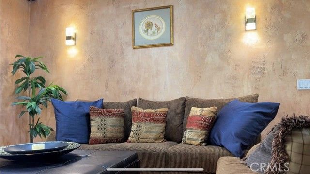 609 21st, Huntington Beach, CA 92648