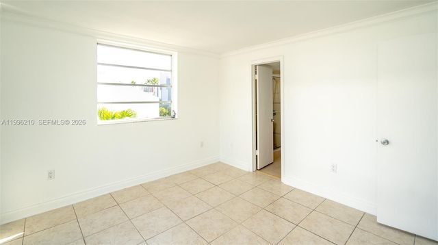 3527 NE 168th St 301, North Miami Beach, FL 33160