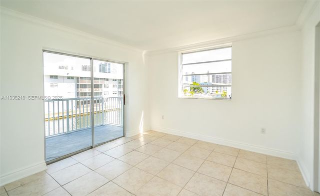 3527 NE 168th St 301, North Miami Beach, FL 33160