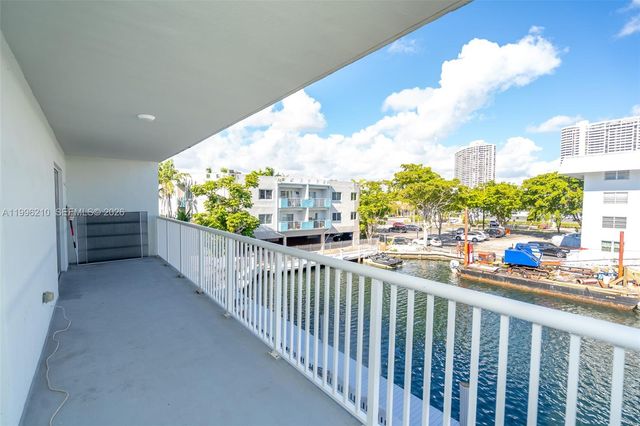 3527 NE 168th St 301, North Miami Beach, FL 33160