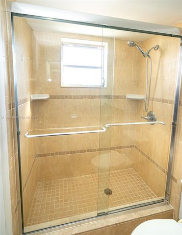 3527 NE 168th St 301, North Miami Beach, FL 33160