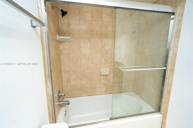 3527 NE 168th St 301, North Miami Beach, FL 33160