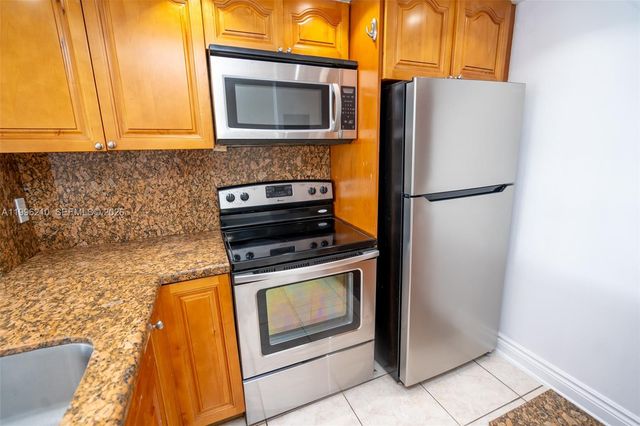 3527 NE 168th St 301, North Miami Beach, FL 33160