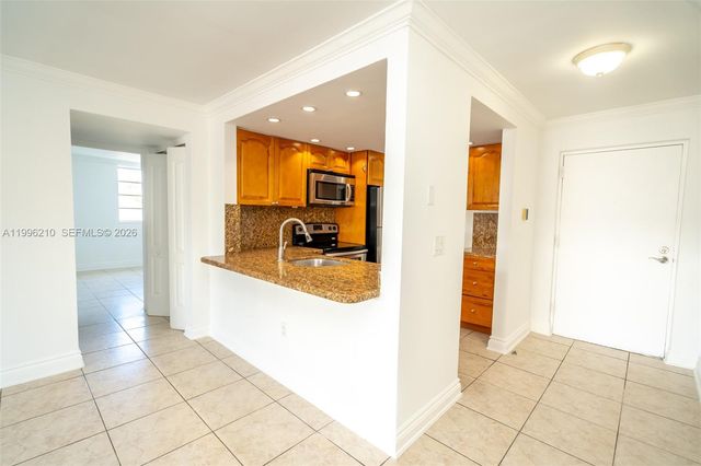 3527 NE 168th St 301, North Miami Beach, FL 33160