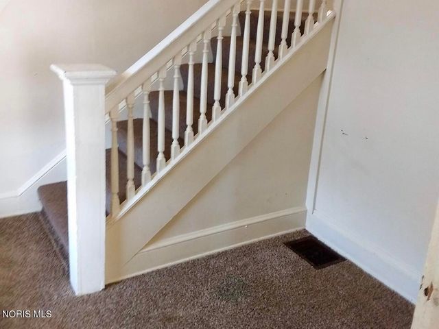 1110 Pinewood Avenue, Toledo, OH 43607