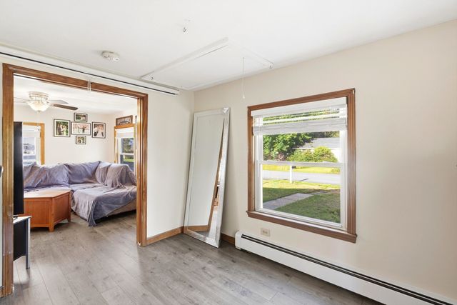 31 Hillside Avenue, Derry, NH 03038