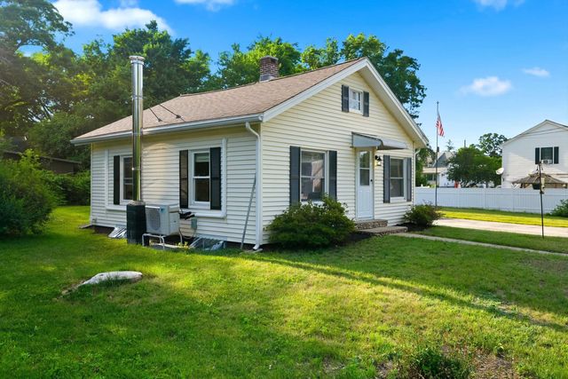 31 Hillside Avenue, Derry, NH 03038