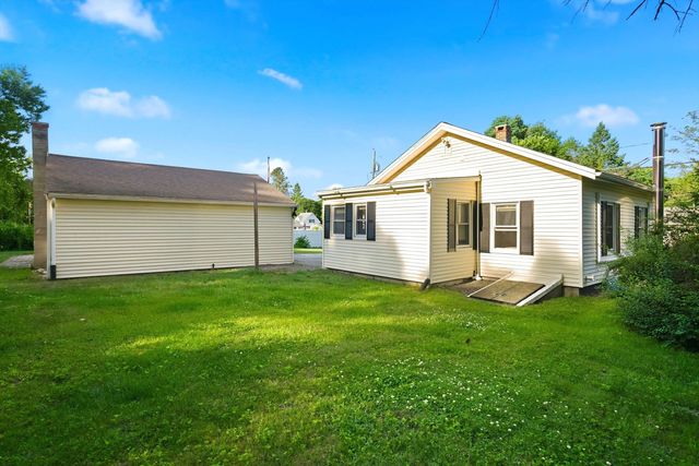 31 Hillside Avenue, Derry, NH 03038
