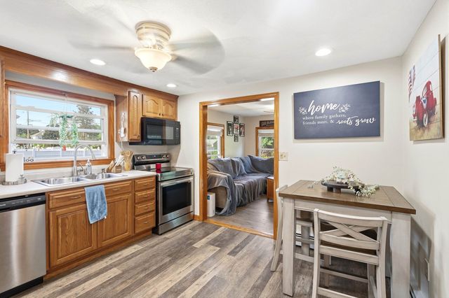 31 Hillside Avenue, Derry, NH 03038