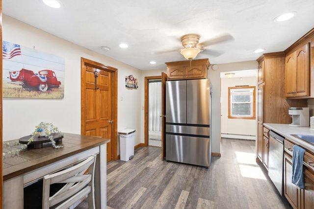 31 Hillside Avenue, Derry, NH 03038