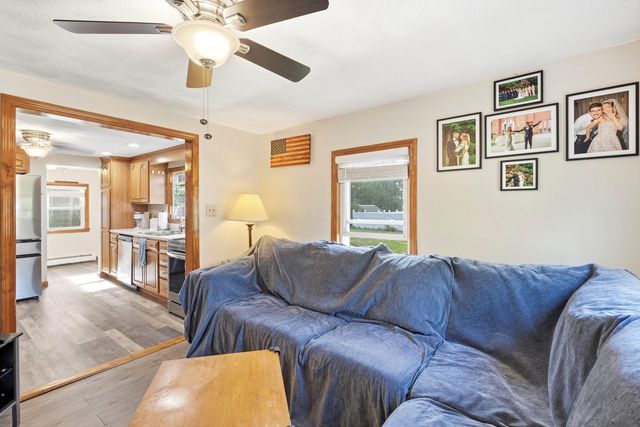 31 Hillside Avenue, Derry, NH 03038