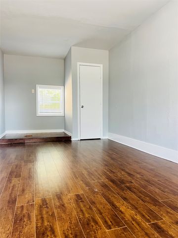 3033 Mccarthy Street, Irving, TX 75062