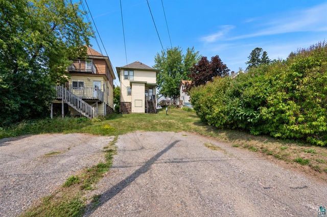 1010 E 9th Street, Duluth, MN 55805