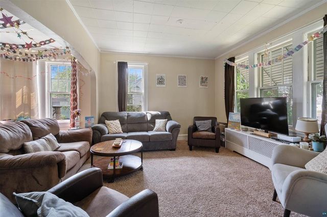 1010 E 9th Street, Duluth, MN 55805