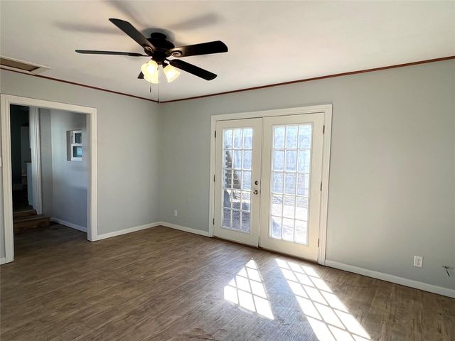 801 Avenue F, El Campo, TX 77437