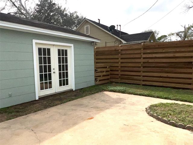 801 Avenue F, El Campo, TX 77437