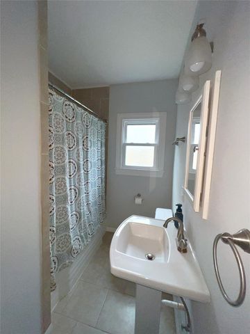 801 Avenue F, El Campo, TX 77437