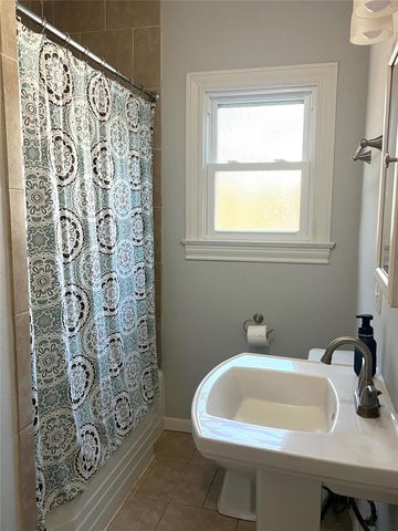 801 Avenue F, El Campo, TX 77437