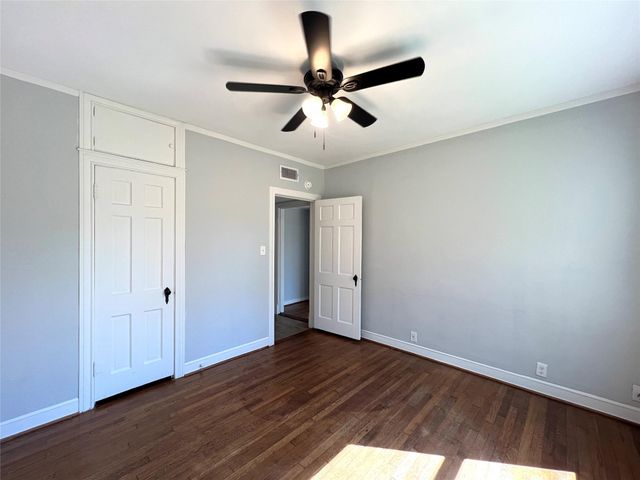 801 Avenue F, El Campo, TX 77437