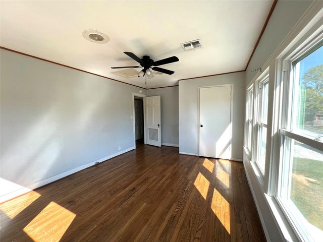 801 Avenue F, El Campo, TX 77437