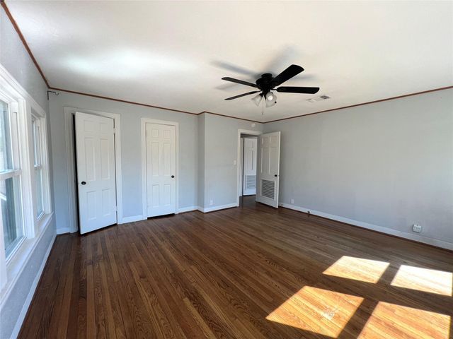 801 Avenue F, El Campo, TX 77437