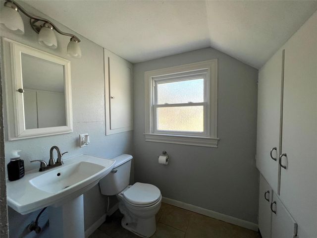 801 Avenue F, El Campo, TX 77437