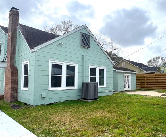 801 Avenue F, El Campo, TX 77437