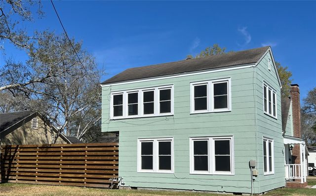 801 Avenue F, El Campo, TX 77437