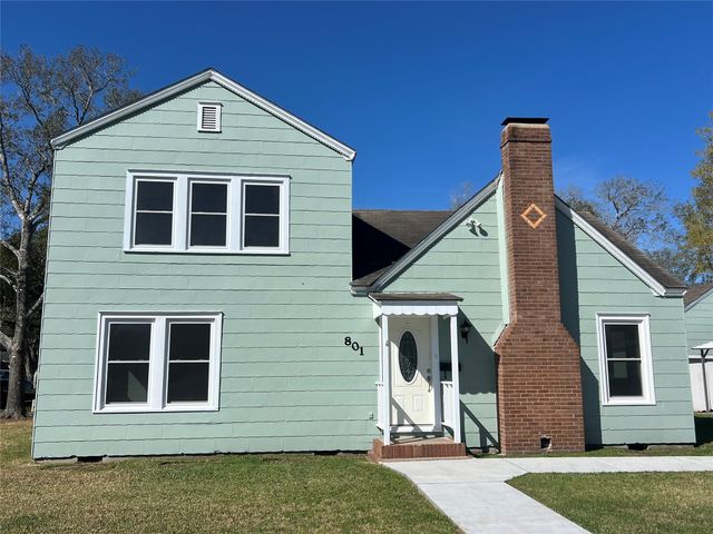 801 Avenue F, El Campo, TX 77437