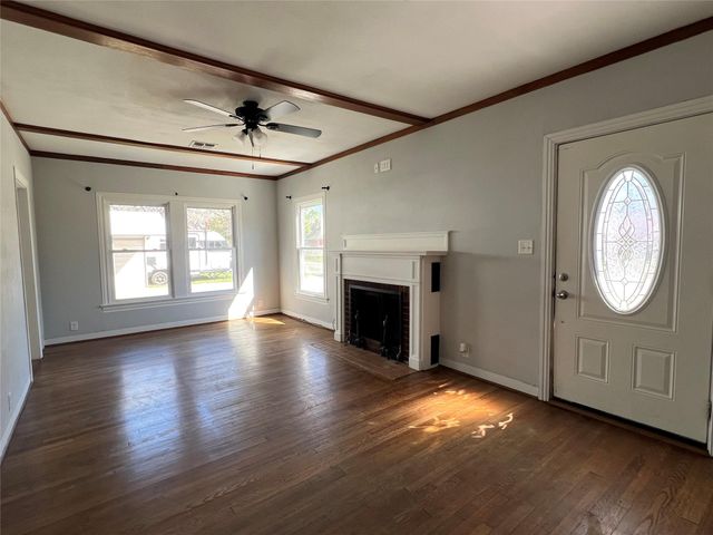 801 Avenue F, El Campo, TX 77437