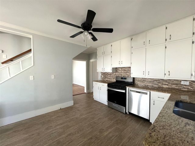 801 Avenue F, El Campo, TX 77437