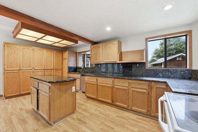 1950 Bear Rock Road, Placerville, CA 95667