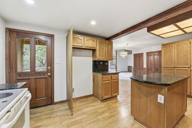 1950 Bear Rock Road, Placerville, CA 95667