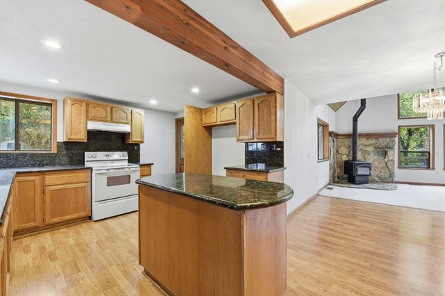 1950 Bear Rock Road, Placerville, CA 95667