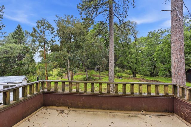 1950 Bear Rock Road, Placerville, CA 95667