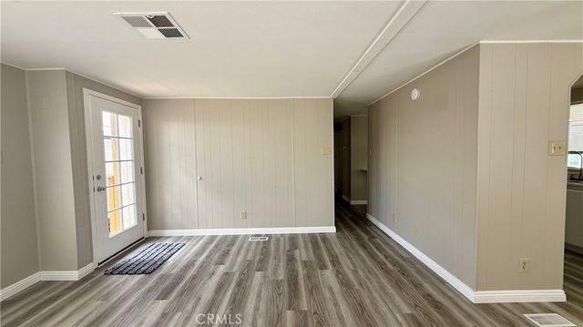 881 N Lake Street 69, Hemet, CA 92544