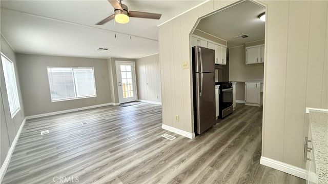 881 N Lake Street 69, Hemet, CA 92544