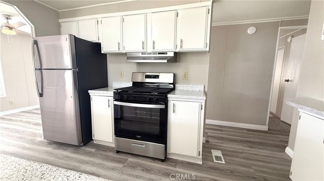 881 N Lake Street 69, Hemet, CA 92544